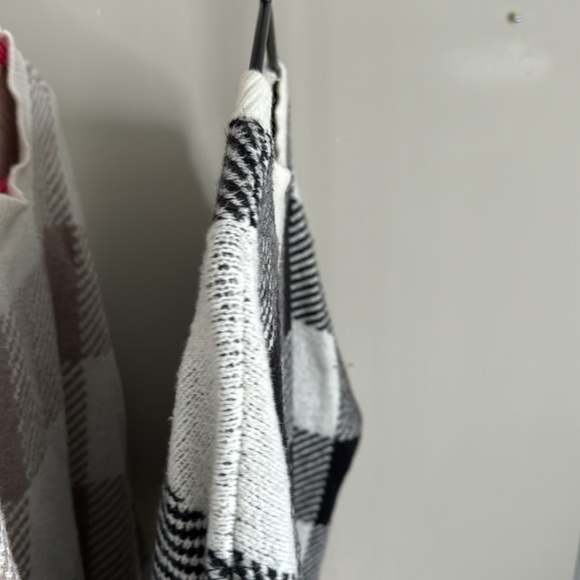 It’s time for pass this lovely clothes - Picture 2 of 4